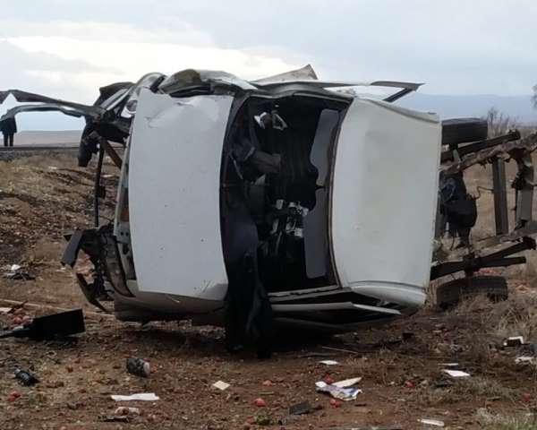 Afyonkarahisar'da hemzemin geçitte kaza: 1 ölü, 2 yaralı 