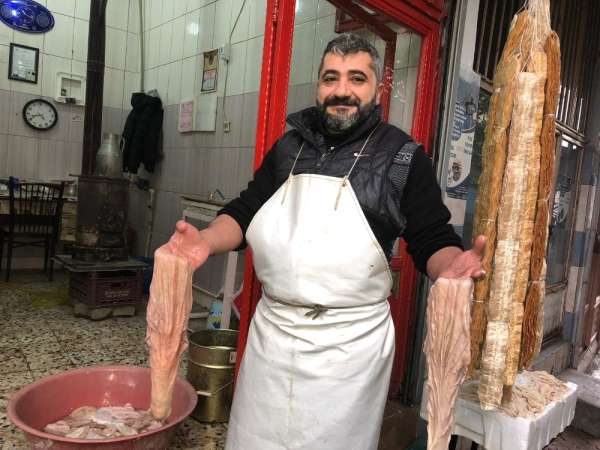 Siirt'ten Adana'ya şırdan satarak geçimini sağlıyor 