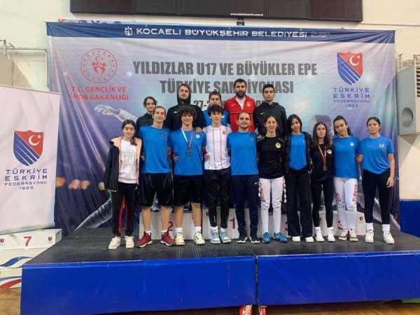 Alanyaspor Eskrim Takımı, Kocaeli'nde 4 madalya kazandı