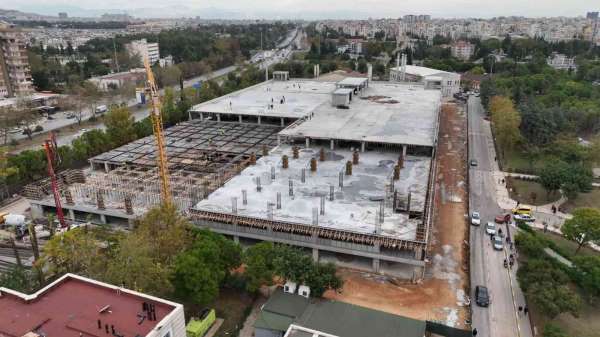 Akdeniz Üniversitesi Katlı Otopark'ın kaba inşaatı yıl sonuna tamamlanacak