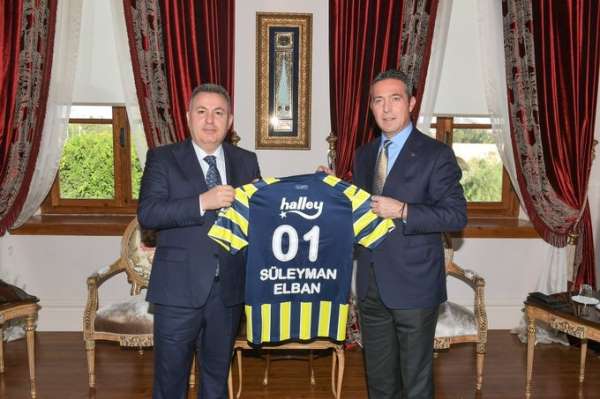 Ali Koç'tan Vali Elban'a Fenerbahçe forması