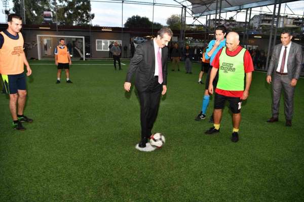 Çukurova Belediyesi birimler arası futbol turnuvası başladı