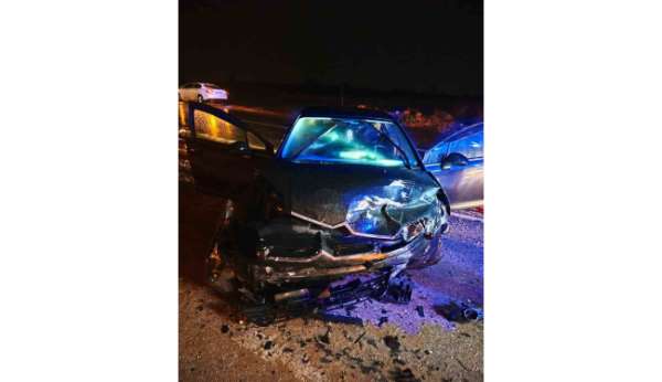 Kırklareli'nde yağışlı yolda zincirleme kaza: 3 araç birbirine girdi, 4 yaralı