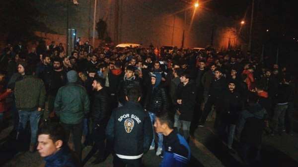 Trabzonspor taraftarlarından Ünal Karaman'a destek 