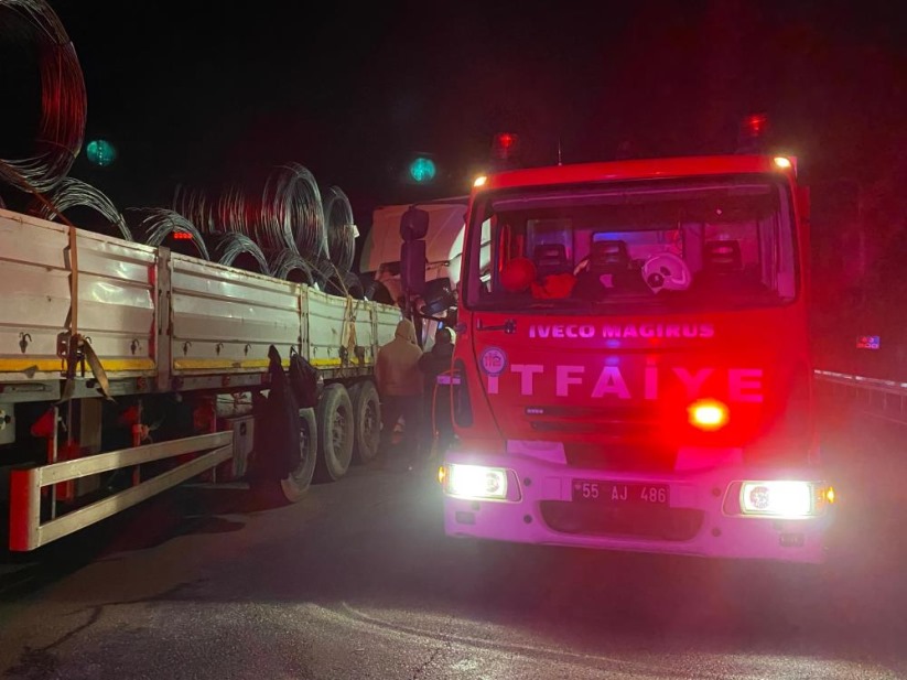 Samsun'da kamyon tıra arkadan çarptı: 1 yaralı