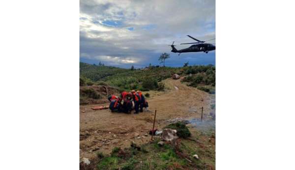 Kaza yapan motokrosçu askeri helikopterle hastaneye kaldırıldı