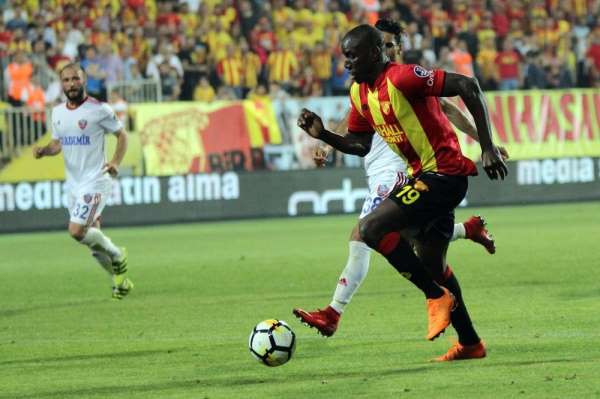 Göztepe'de Demba Ba sesleri 