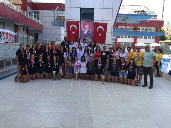 Sutopunda İskenderun Yüzme İhtisas Kulübü şampiyon oldu