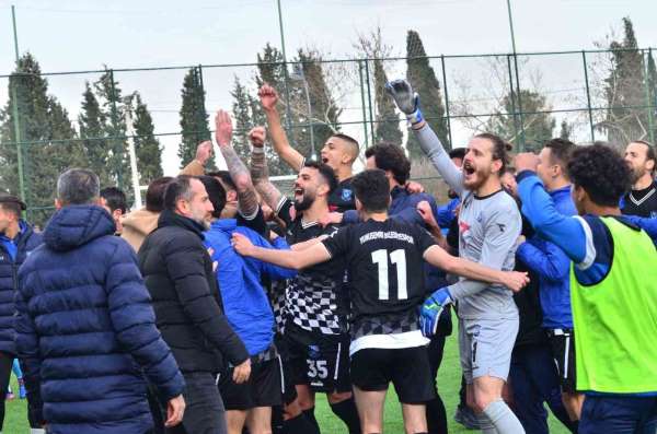 Lider Yunusemre Belediyespor zirvede farkı açıyor