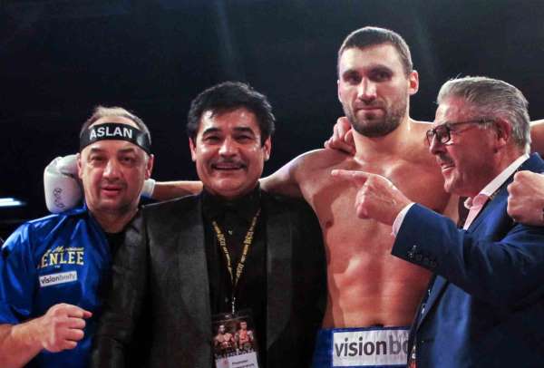 Türk kulübün boksörü Amerika'da ringe çıkacak