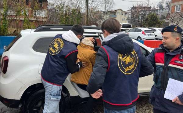 Kesinleşmiş hapis cezası bulunan 5 şüpheli, jandarma ekiplerince yakalandı
