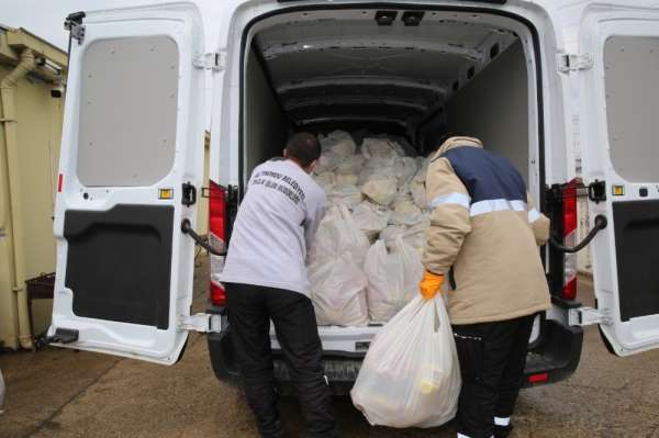 Altınordu Belediyesi'nden ihtiyaç sahibi ailelere gıda yardımı 