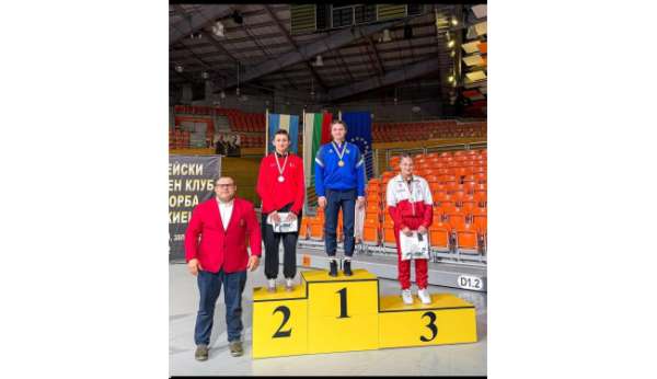 Erzincanlı güreşçiler Bulgaristan'da madalya kazandı