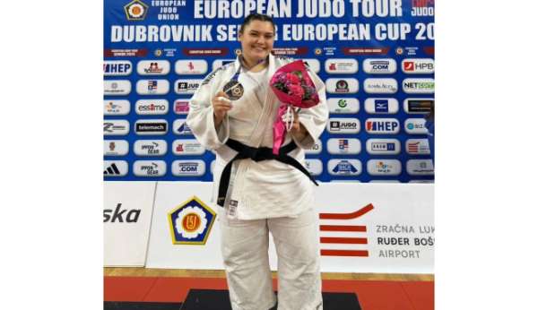 Manisalı Dirgen, Hırvatistan'da gümüş madalya kazandı