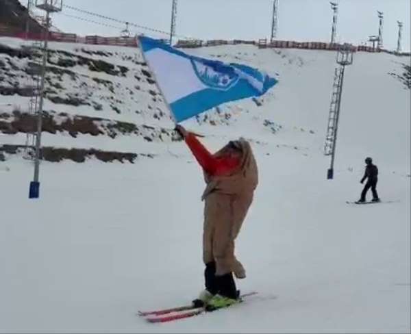 Palandöken'in zirvesinden ehram ve Erzurumspor bayrağı ile kaydı