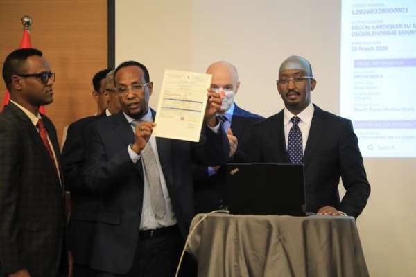 Somali'de 'Ergun Reis A' gemisine uluslararası balıkçılık lisansı verildi