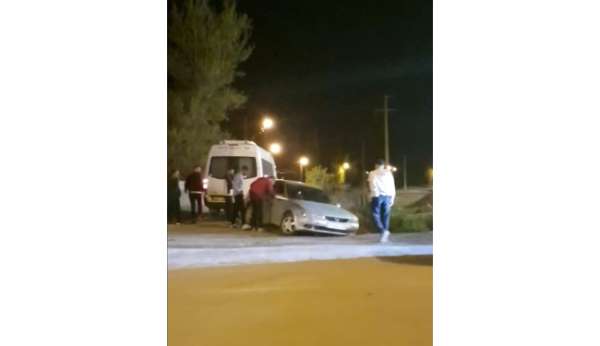 Iğdır'da yol vermeye çalışan otomobil kaza yaptı - Iğdır haber