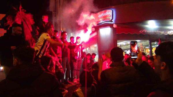 Kars'ta Beşiktaşlılar sokaklara döküldü - Kars haber