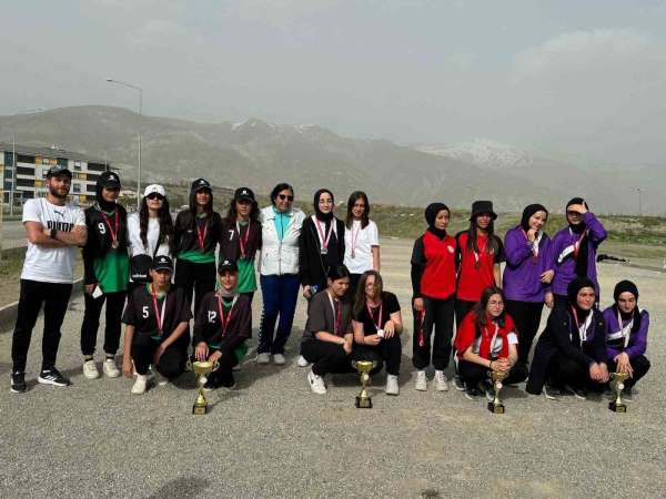 Tercan Anadolu Lisesi kızları boccede Erzincan birincisi oldu