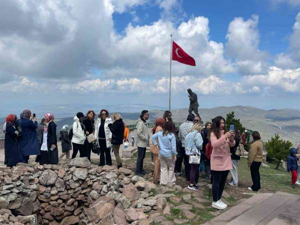 Cumhuriyet'in kazanıldığı topraklara anlamlı ziyaret