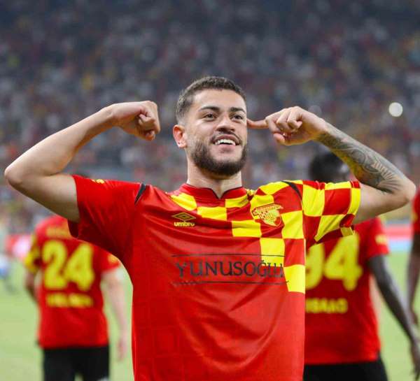 Romulo'dan, 25 gole doğrudan katkı