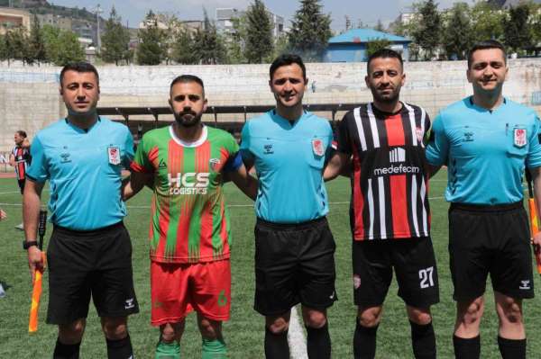 Şırnak'ta amatör maçta ortalık karıştı