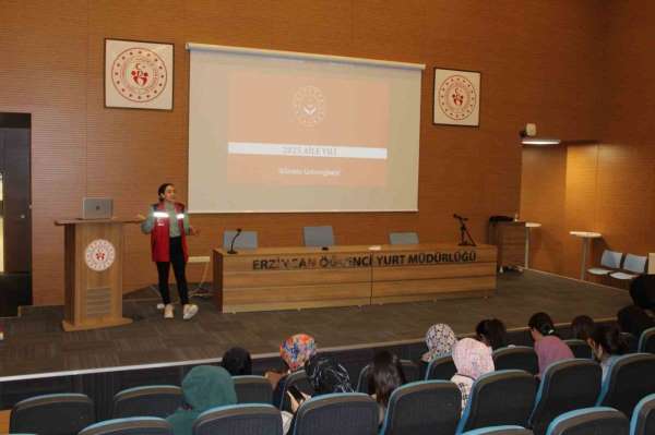 Üniversitelilere 'Aile Yılı Semineri' düzenlendi