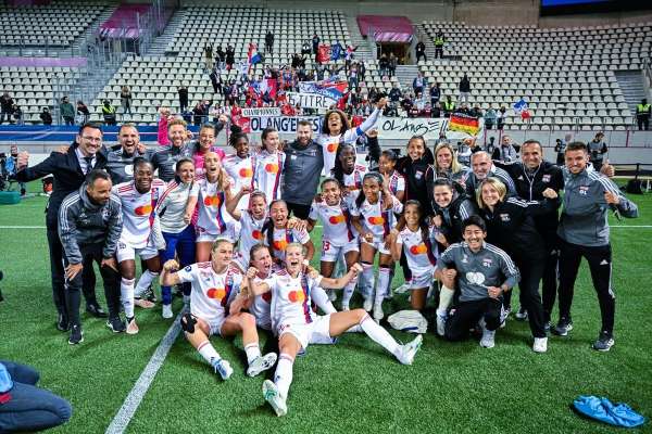 Fransa Kadınlar 1. Lig şampiyonu Olympique Lyon