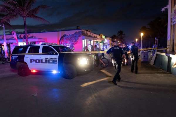 Florida sahilinde silahlı saldırı: 4'ü çocuk 9 yaralı