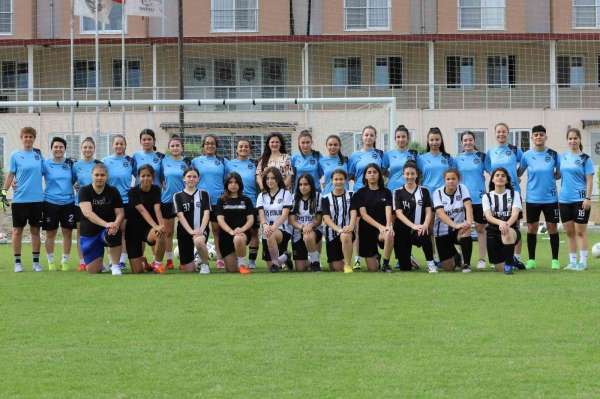 Nazilli Belediyespor Kadın Futbol Takımı, play-off'lara hazırlanıyor