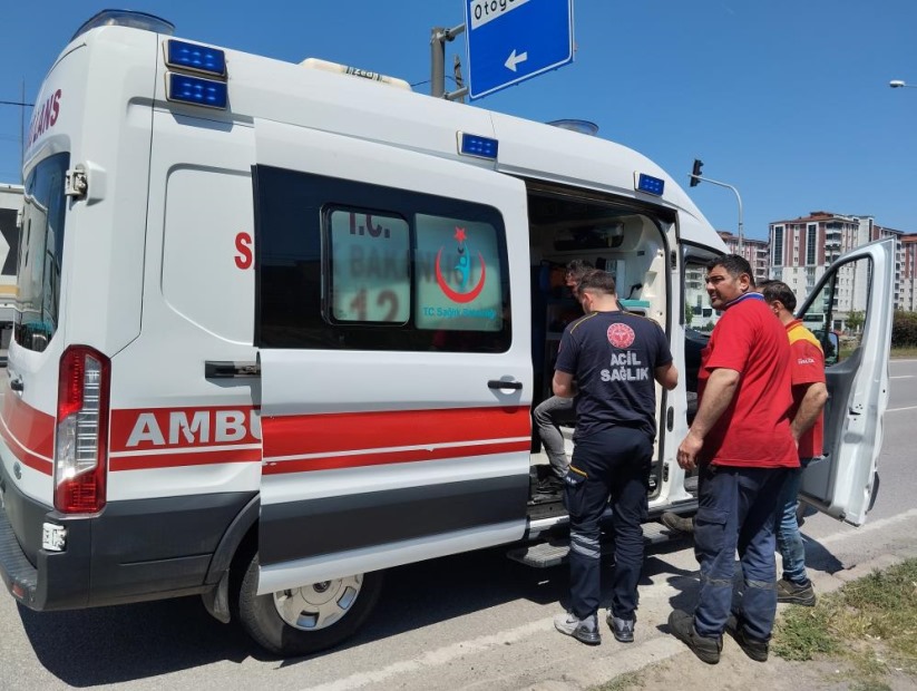 Samsun'da yola dökülen balık yağı kazaya yol açtı: 1 yaralı