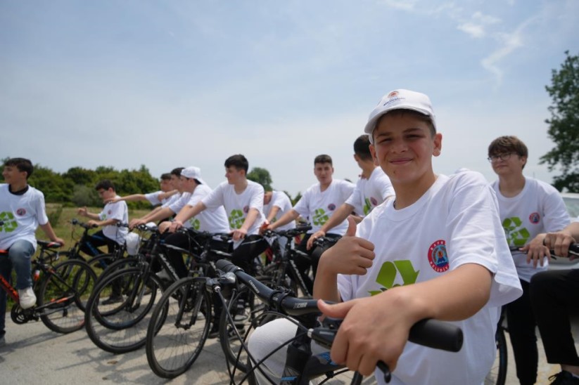 Kızılırmak Deltası'nda pedal çevirerek 'çevre temizliğine' dikkat çektiler