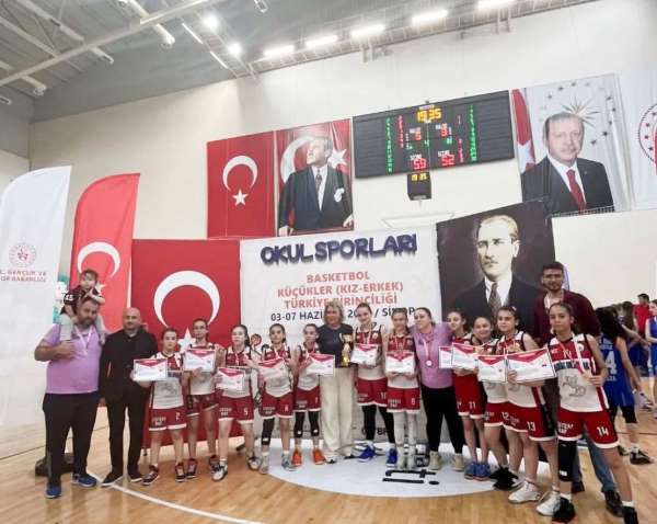 Canik Belediyespor'dan çifte Türkiye şampiyonluğu