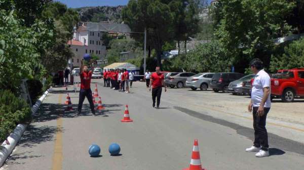 İtfaiyecilere kondisyon için spor parkuru testi