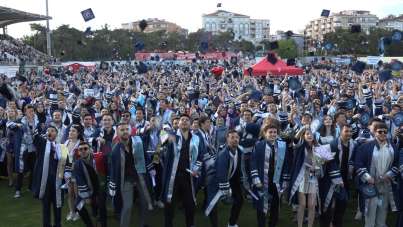 Kırklareli'nde 3 bin 335 üniversiteli diploma aldı