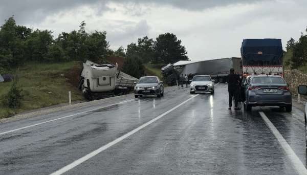 Konya'da iki ayrı trafik kazası: 5 yaralı