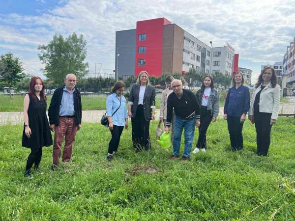 OMÜ'den çevre ve gönül buluşması: Fidanlar dikildi, şarkılar söylendi