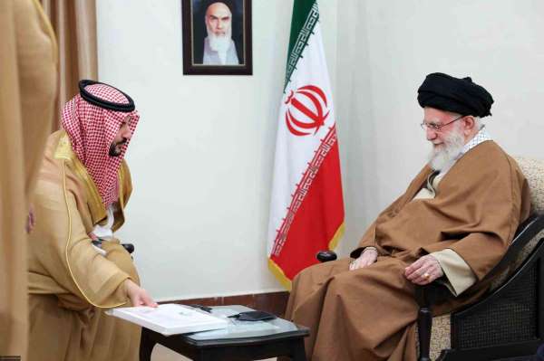 Reuters: 'Suudi Arabistan, İran'ı Trump ile nükleer anlaşmaya varması veya İsrail saldırısı riskini göze almas