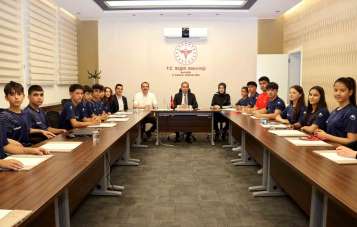 Şampiyon sporculardan İl Sağlık Müdürü Erşan'a ziyaret