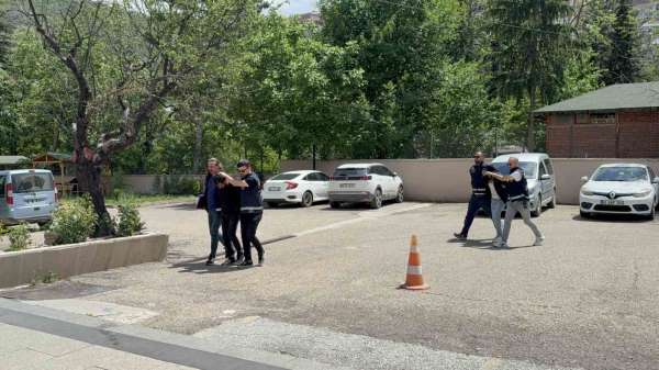 Tokat'ta dövülerek öldürülen kadınla ilgili gözaltı alınan 2 kişi adliyeye sevk edildi