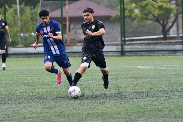 Yavru Aslanspor şampiyon oldu