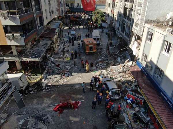 İzmir'deki patlamada 5 kişi öldü, 57 kişi yaralandı