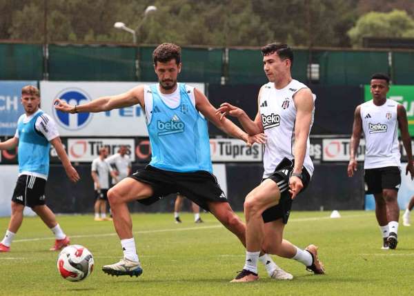 Beşiktaş'ta David Jurasek ilk antrenmanına çıktı