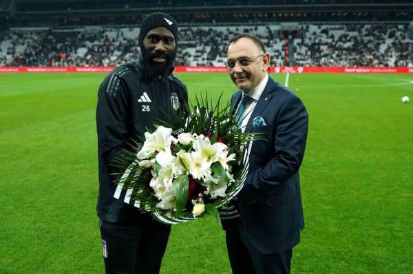 Beşiktaş'ta Mausaku ile yollar ayrıldı