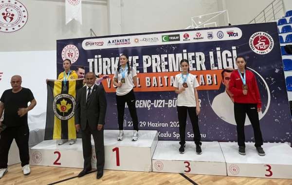 Karate sporcusu Doğa Açıkgöz, Türkiye 3'üncüsü oldu