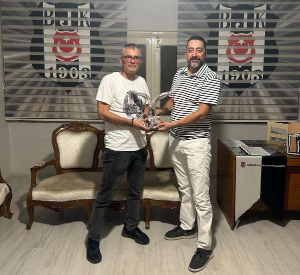 Salihli Beşiktaşlılar Derneği'nde bayrak değişimi