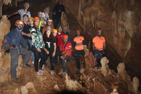 CİSAD üyeleri Sümbül Mağarası'nda 