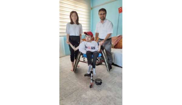 Büyükşehirden engelli bocce oyuncusuna tekerlekli sandalye