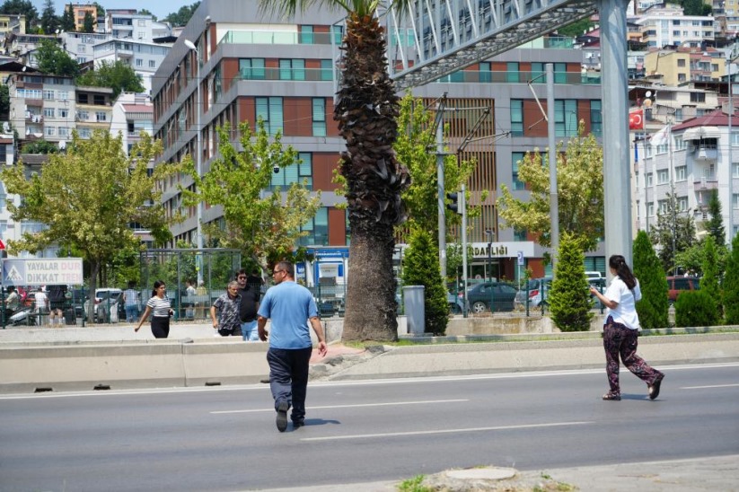 Samsun'da yayaların ölümle burun buruna geçiş yarışı