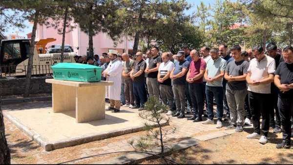 Ankara'da kazada hayatını kaybeden 15 yaşındaki kız son yolculuğuna uğurlandı